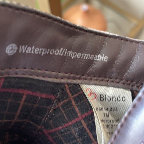 Blondo Waterproof snakeskin booties block Heel - Picture 7 of 9